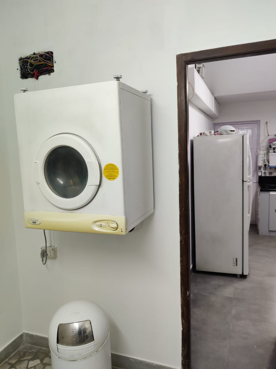 Bathroom deep cleaning