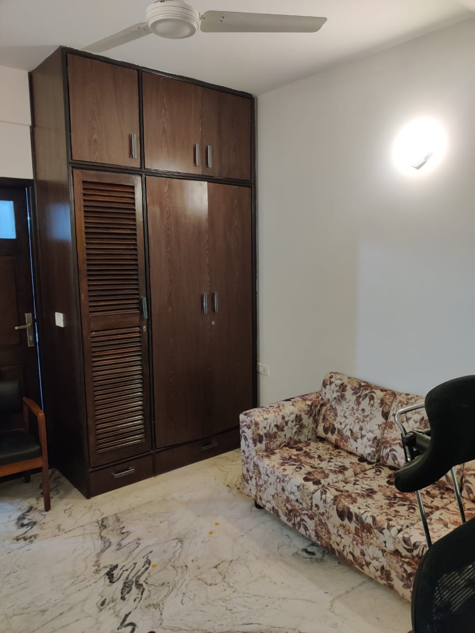 Sofa and upholstery cleaning